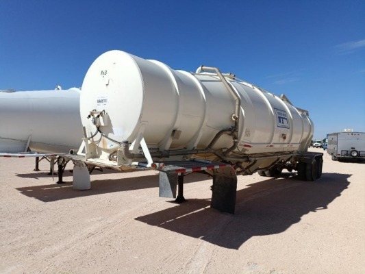 1981 TEC Pneumatic Bulk Trailer