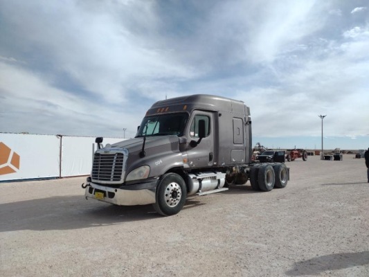 2010 Freightliner Cascadia Truck Tractor