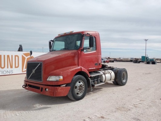 2004 Volvo Truck Tractor, Day Cab, Single Axle