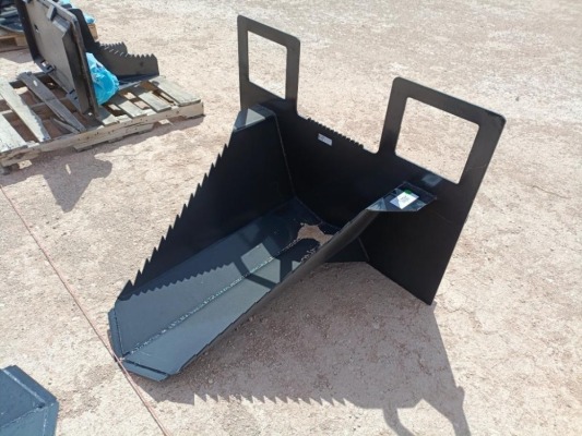 Unused 40'' Skid Steer Spade Bucket