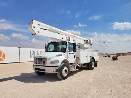 2009 Freightliner Business Class M2 Bucket Truck