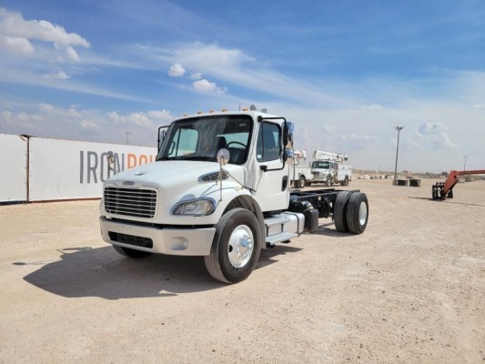 2014 Freightliner M2 106 Cab & Chassis Truck
