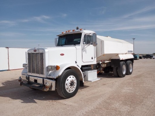 2001 Peterbilt 378 Water Truck