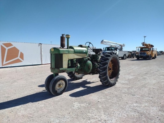 John Deere 630 Tractor
