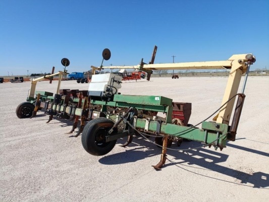 8 Row Planter