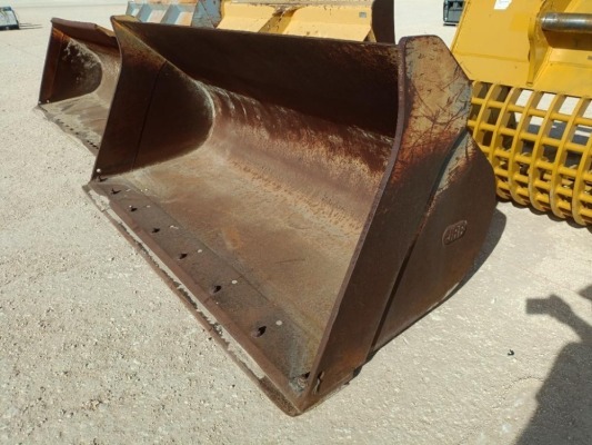 JRB WA320-5L 106'' Loader Bucket
