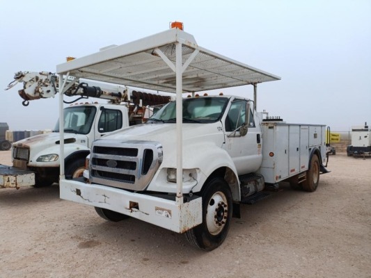 2008 Ford F-750 Bucket Truck
