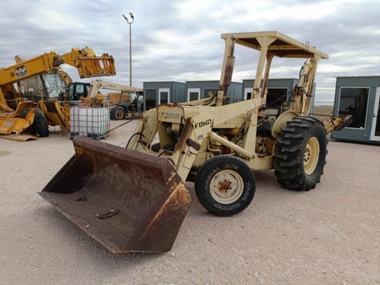 Ford Backhoe ( Does not Run )