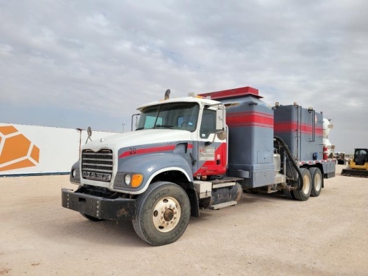 2003 Mack CV713 Granite Hot Oil Truck