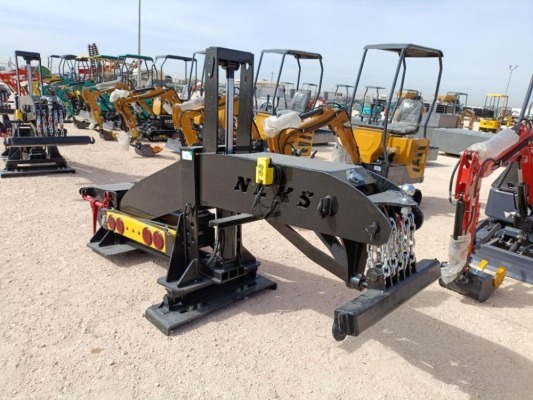 Unused 2025 NEKS Hydraulic Wrecker Towing Boom w/Light Bar