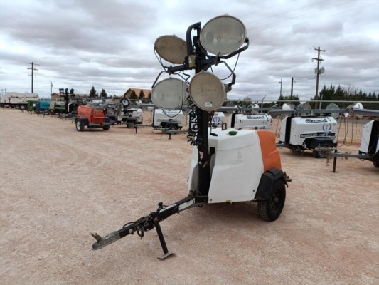 Generac Magnum Light Tower ( Runs and Produces)