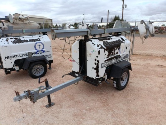 Allmand Light Tower ( Runs and Produces)