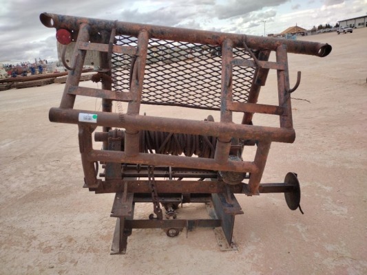 Roustabout Headache Rack w/Tulsa Winch