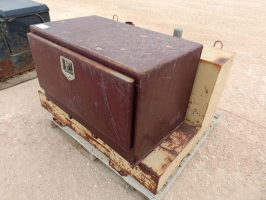 L Shaped Fuel Tank, Side Mount Toolbox