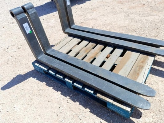 (1) Set 4ft Telehandler Forks