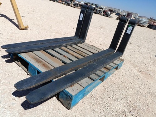 (1) Set 5ft Telehandler Forks