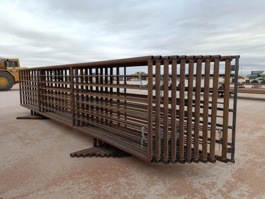 (10) 24Ft Free Standing Fence Panels (1) w/ 8Ft Gate