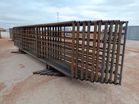 (10) 24Ft Free Standing Fence Panels (1) w/ 8Ft Gate