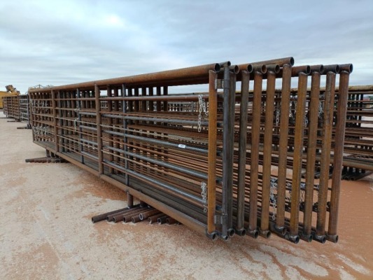 (10) 24Ft Free Standing Fence Panels (1) w/ 12Ft Gate