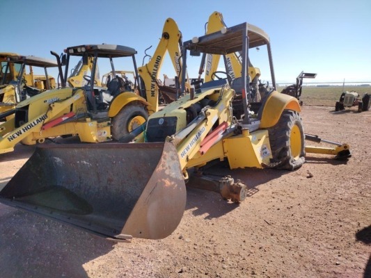 New Holland B95 Backhoe