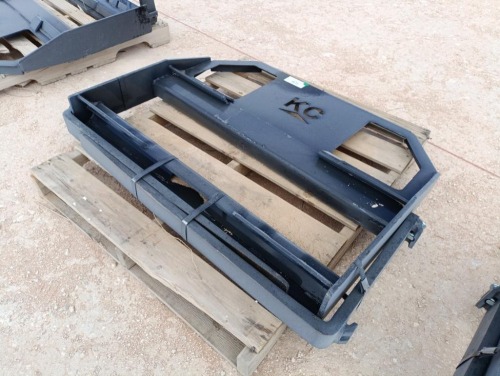 Unused 45'' Skid Steer Fork Frame V2 w/42'' Forks