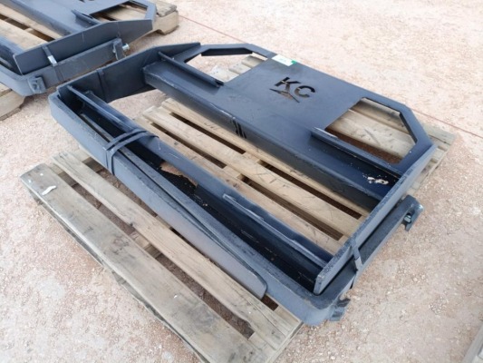 Unused 45'' Skid Steer Fork Frame V2 w/42'' Forks