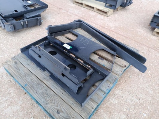 Unused 36'' Mini Universal Fork Frame w/ 42" Forks