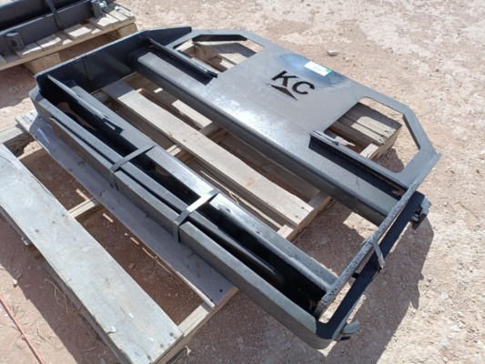 Unused 45'' Skid Steer Fork Frame V2 w/42'' Forks