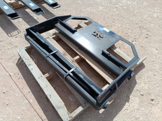 Unused 45'' Skid Steer Fork Frame V2 w/42'' Forks