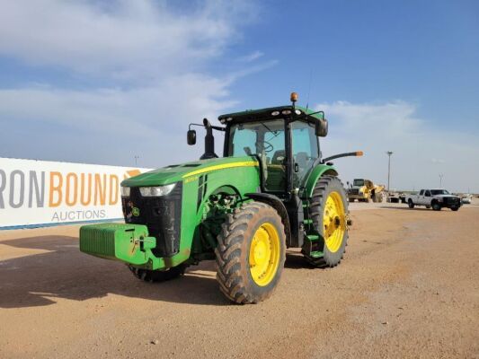 John Deere 8270R Tractor w/ Rear Duals