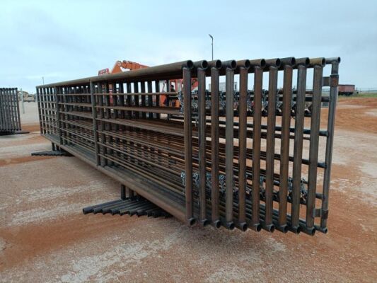 (10) 24Ft Free Standing Fence Panels (1) w/ 8Ft Gate