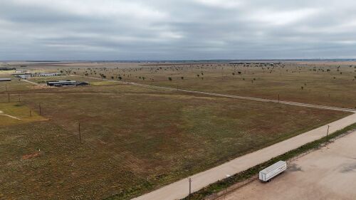 19.5 +/- Commercial Ac. Track on Cr 215