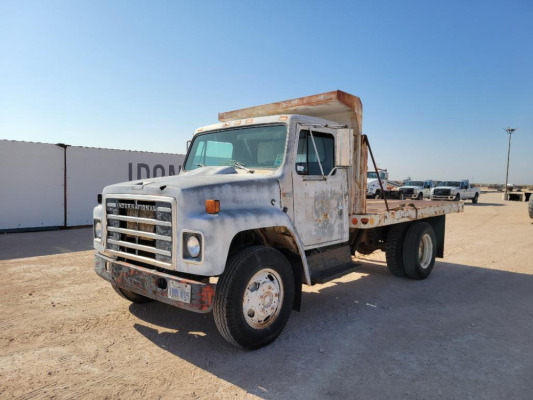 1981 International 1724 Flatbed Truck