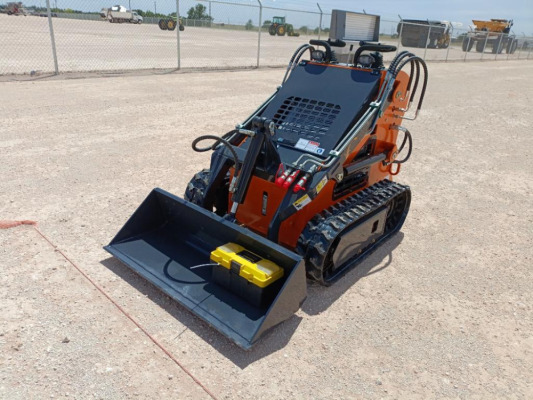 Unused 2025 Landhero LDH-T460 Stand On Mini Skid Steer Loader