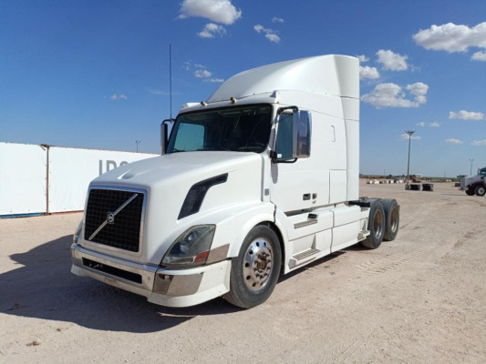 2009 Volvo VNL Truck Tractor