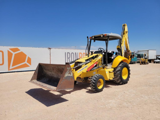 New Holland B95 Backhoe