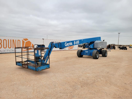 2013 Genie S-85 Manlift