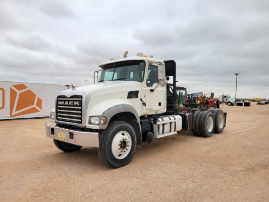2015 Mack GU713 Winch Truck