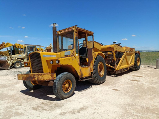 John Deere 760 Scraper