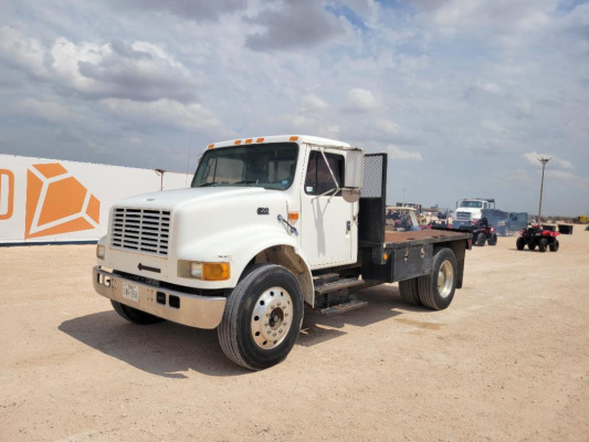 1999 International 4700 Flatbed Truck
