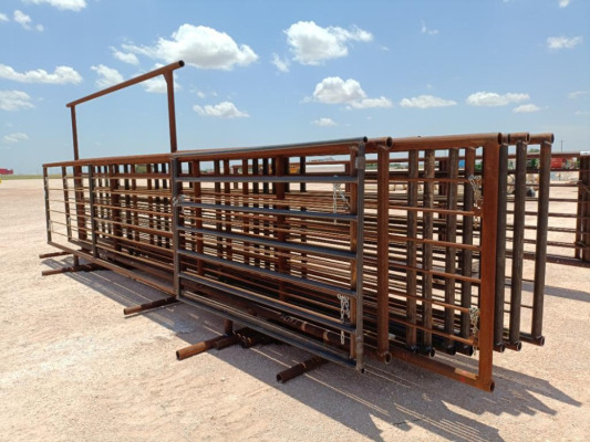 (11) 24Ft Free Standing Fence Panels