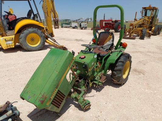 John Deere 650 Tractor