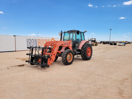 Kubota M96S Tractor