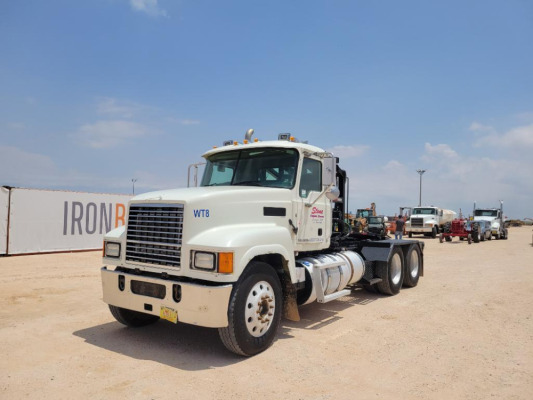 2016 Mack CHU613 Winch Truck