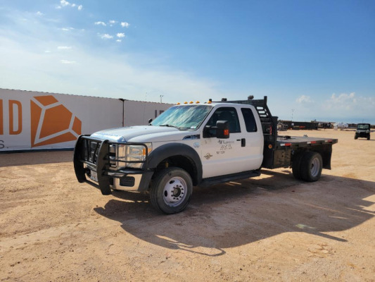 2015 Ford F-550 XLT Super Duty Flatbed Pickup