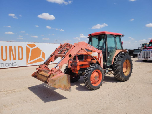 Kubota M6800 Tractor