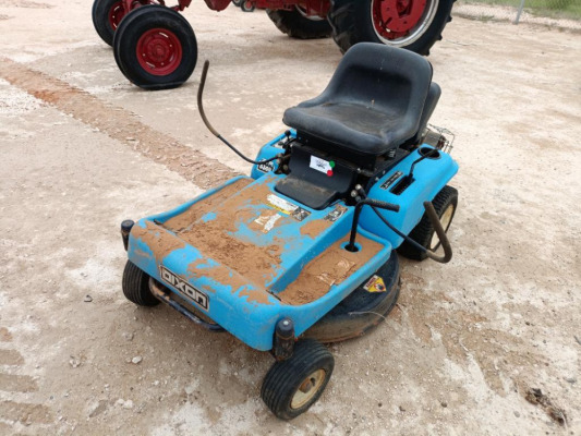 Dixon ZTR 3304 Riding Mower ( Does not Run)
