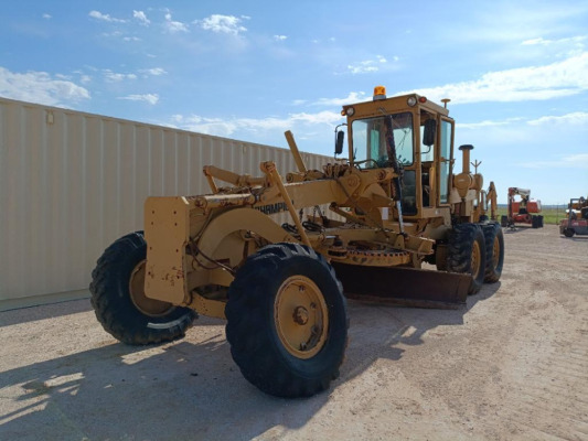 Champion 715 Motor Grader ( Does not Run )