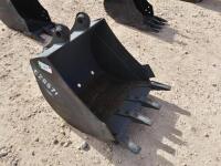 Unused Mini Excavator Bucket CAT 28'' fits 304CR/305CR