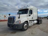 2014 Freightliner Sleeper Semi Truck